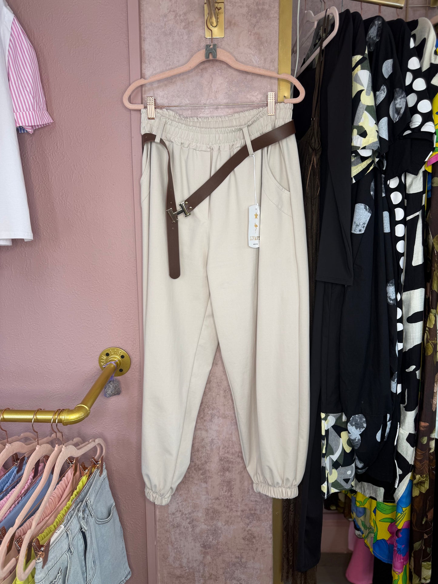 Neutral zip-up set