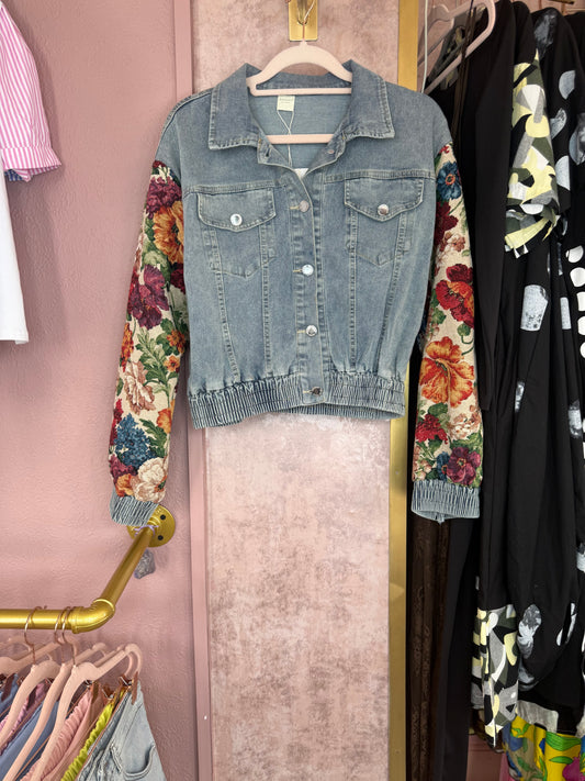 Floral sleeve denim jacket 🌸