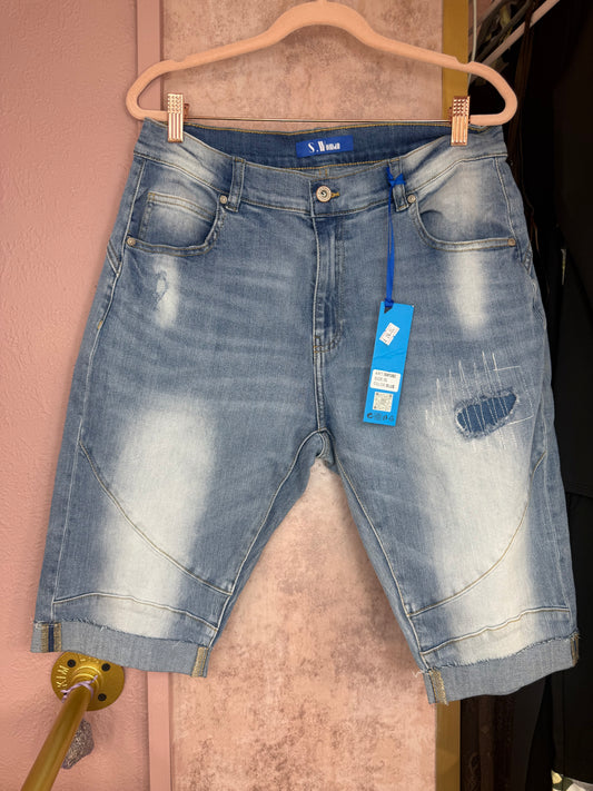 Light wash denim shorts 💙