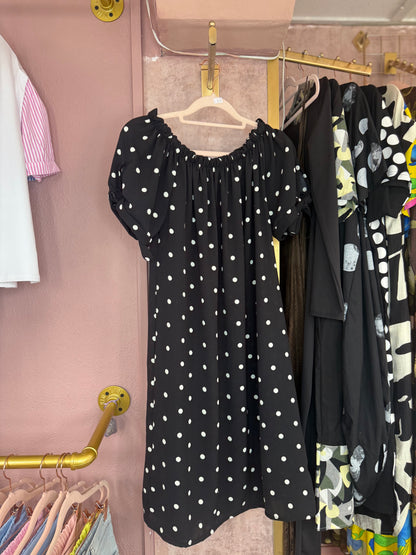 Polka dot off-shoulder dress 🤍