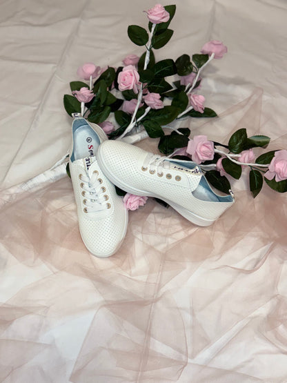 Classic White Casual Sneakers