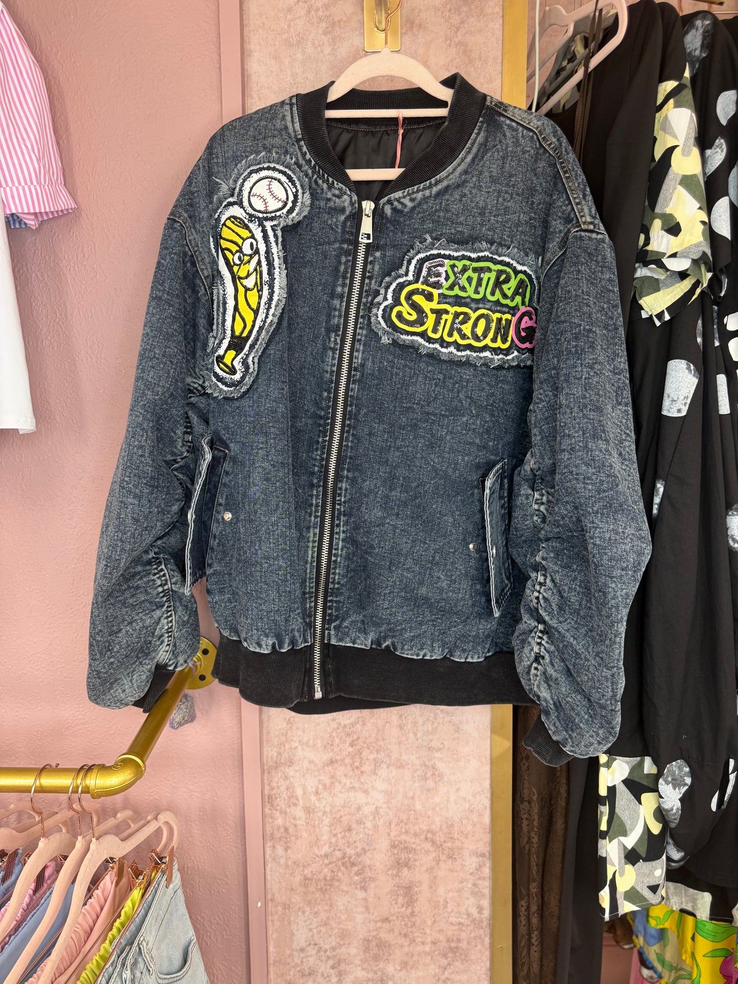 Street-style denim jacket 💙